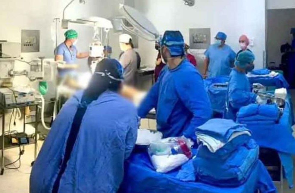 Joven pierde la vida al intentar salvar a un niño de una caída; su ...